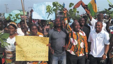  การประท้วงของ Ogoni People: การต่อสู้เพื่อความยุติธรรมสิ่งแวดล้อมและสิทธิในการมีชีวิต